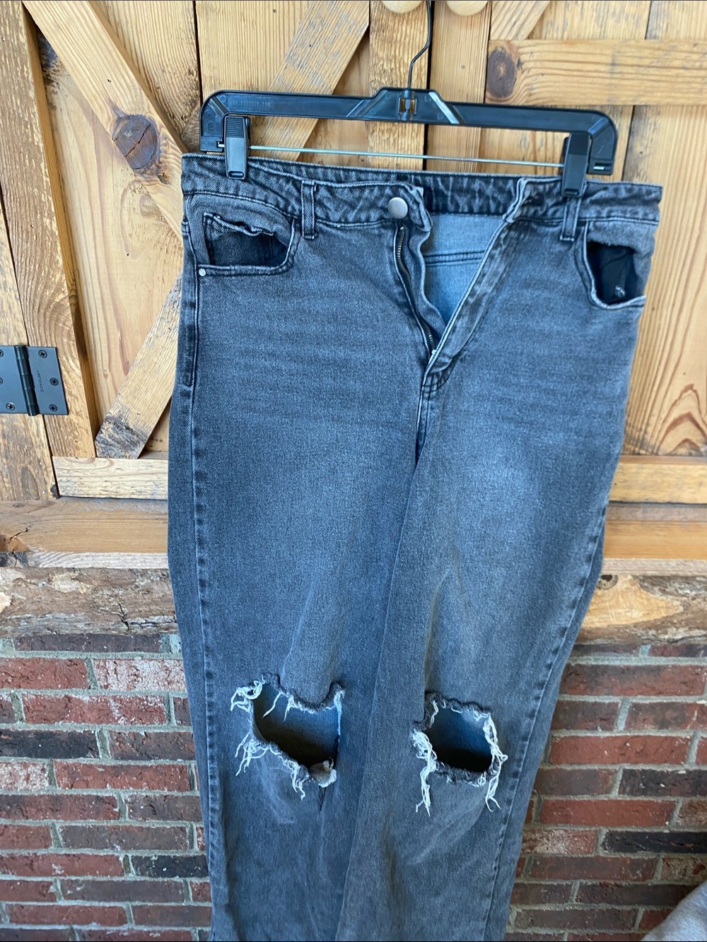GB Womenβs High-Rise Wide Leg Distressed Black Jeans size 11
